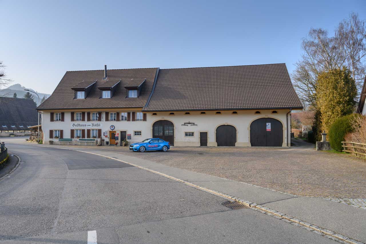 Gasthaus zum Rössli – grosser Parkplatz